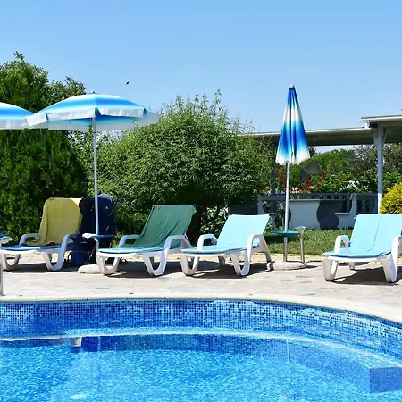 Otel Nushev