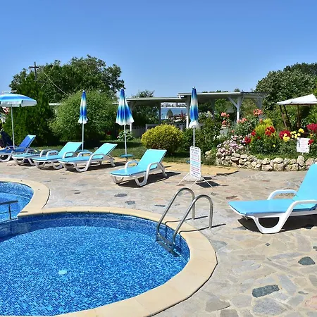 Hotel Nushev 2*